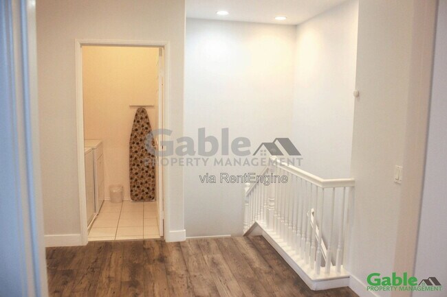Building Photo - 24210 Amaryllis Ct