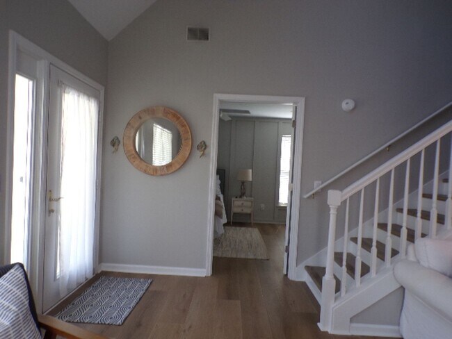 Building Photo - Adorable Home Located In Yacht Cove