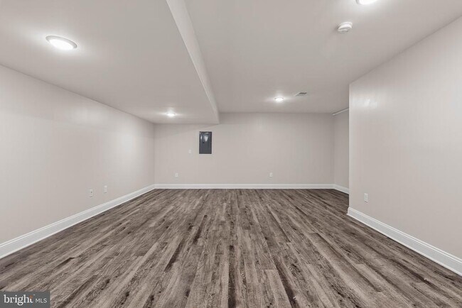 Building Photo - 303 Witherspoon St