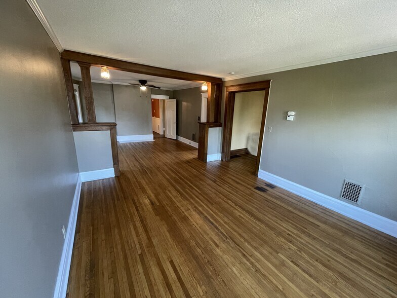 Building Photo - 67 Olcott Ave