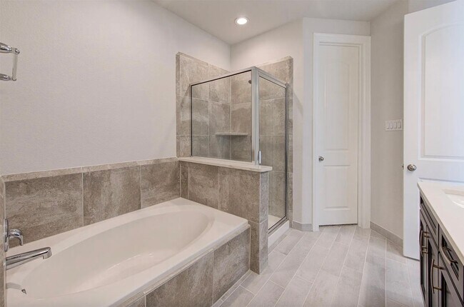 Building Photo - 1517 Canter Bayou Way