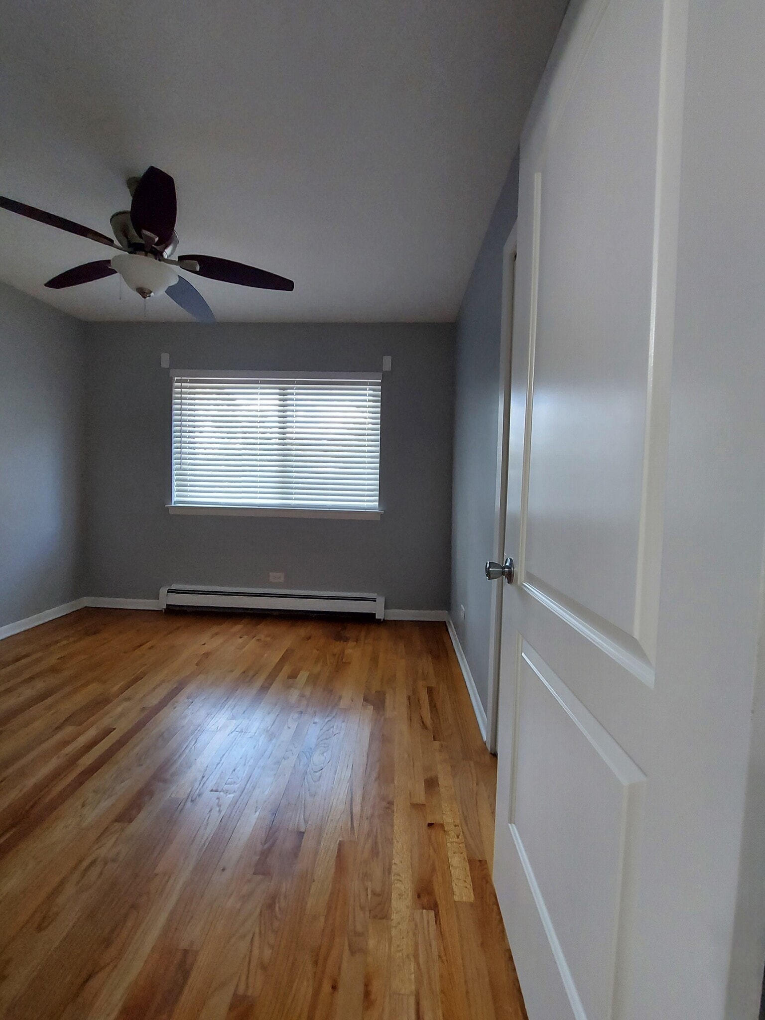 Building Photo - 320 Beach Ave