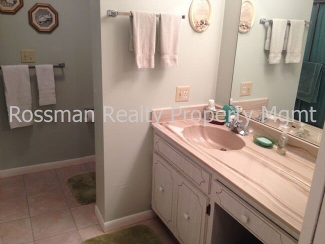 Building Photo - 3490 N Key Dr