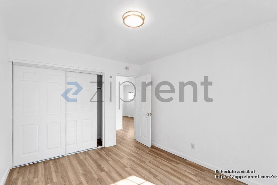 Building Photo - 669 33rd St