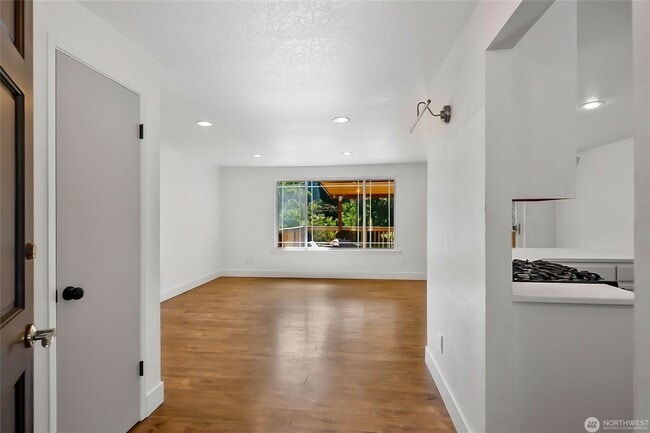 Building Photo - Fobes Hill Rental!