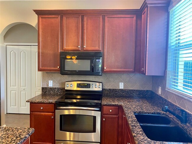 Building Photo - 4151 Knollpoint Dr