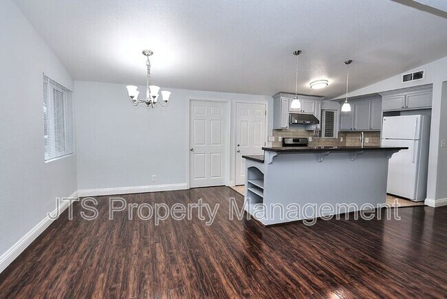 Building Photo - 2000 Belcot Rd