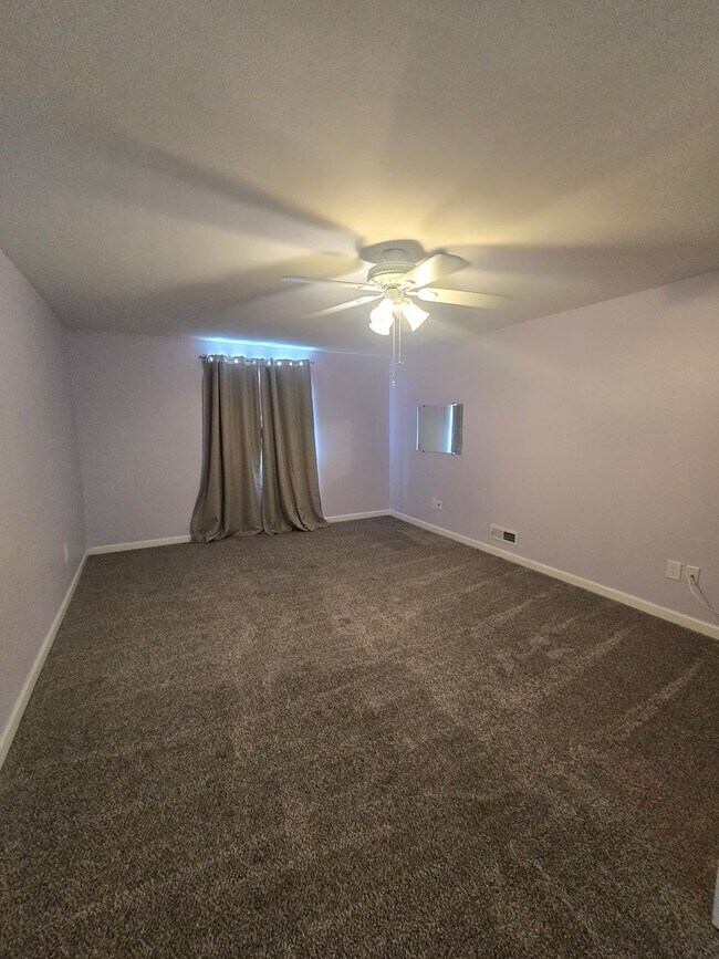 Building Photo - Amazing 4 bed/3 bath home