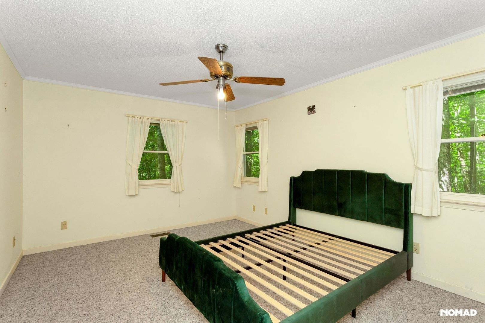 Building Photo - 527 Mountainside Dr