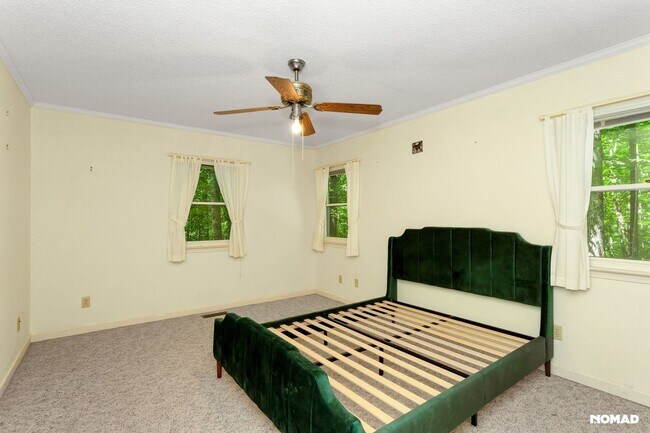 Building Photo - Peace & Beautiful 3BR House Near Rabun Gap...