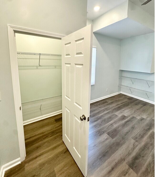 Building Photo - 3206 Rudd Ave