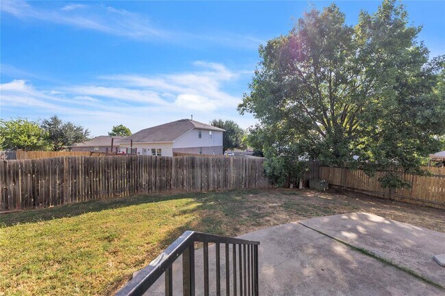 Building Photo - 3733 Eagles Nest St