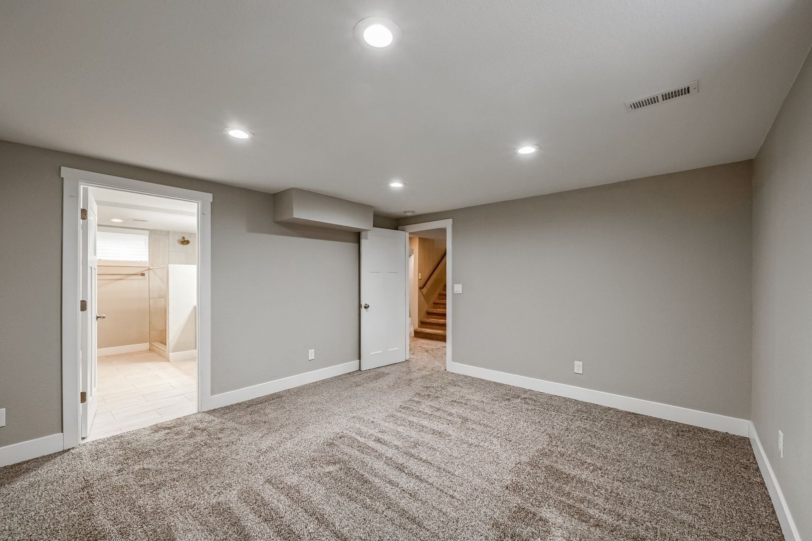 Building Photo - 6358 Brooks Dr