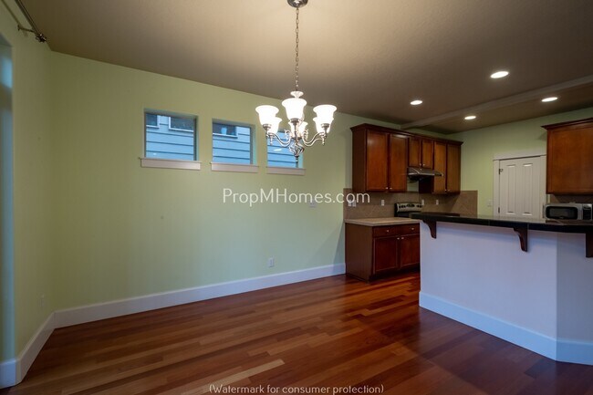 Building Photo - Beautiful Three Bedroom Home in Bethany - Available Now!