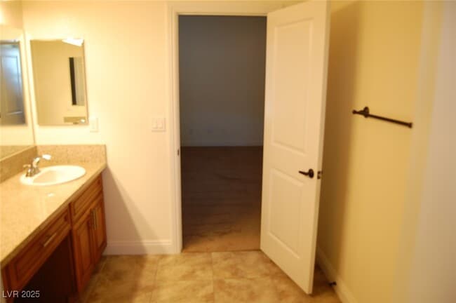 Building Photo - 4920 Honey Locust Dr