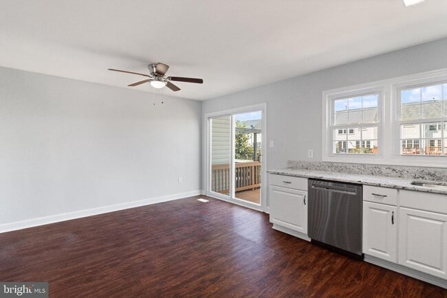 Building Photo - 14090 Kramer Pl