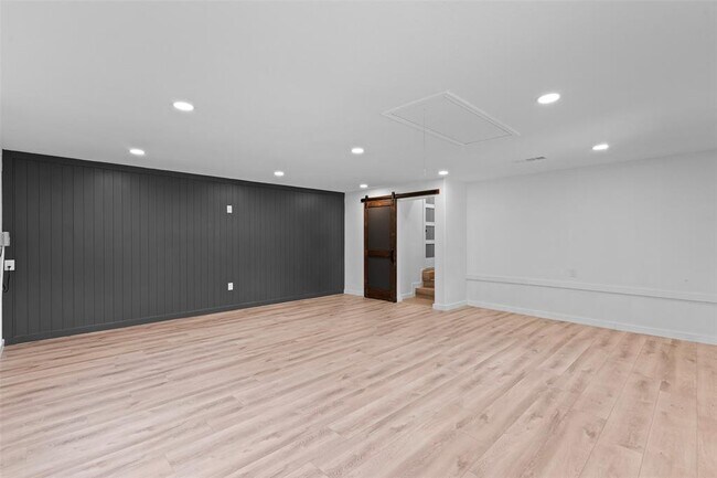 Building Photo - 14913 Longbranch Dr