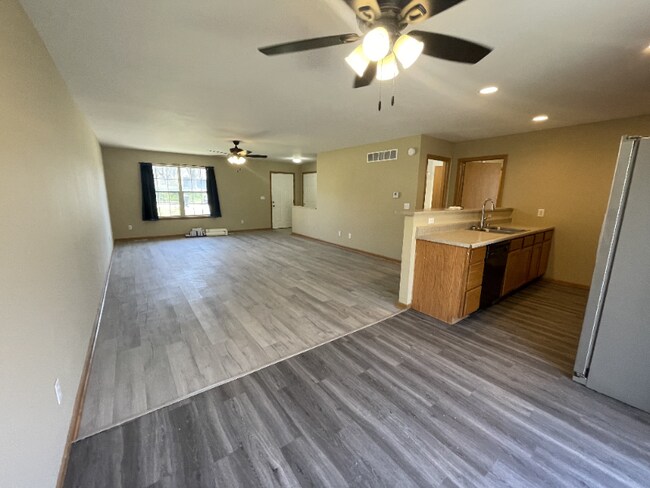 Building Photo - 1417-1417 Barnwood Dr