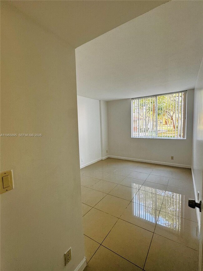 Building Photo - 10725 Cleary Blvd