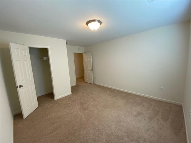 Building Photo - 1490 Avalon Creek Rd