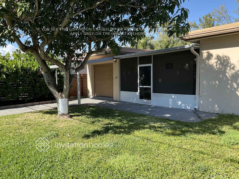 Building Photo - 946 Johnson St