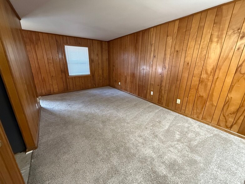 Building Photo - 586 Franklin St