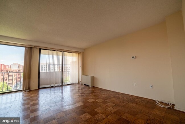 Building Photo - 4141 Henderson Rd