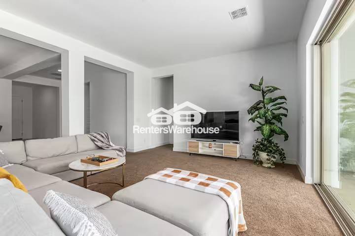 Building Photo - 8615 W Solano Dr