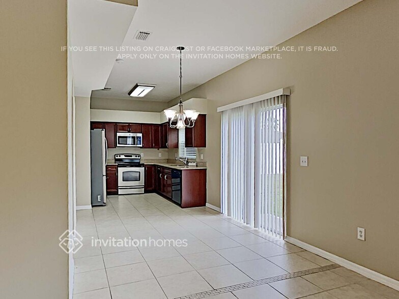 Building Photo - 1807 Sweetspire Dr