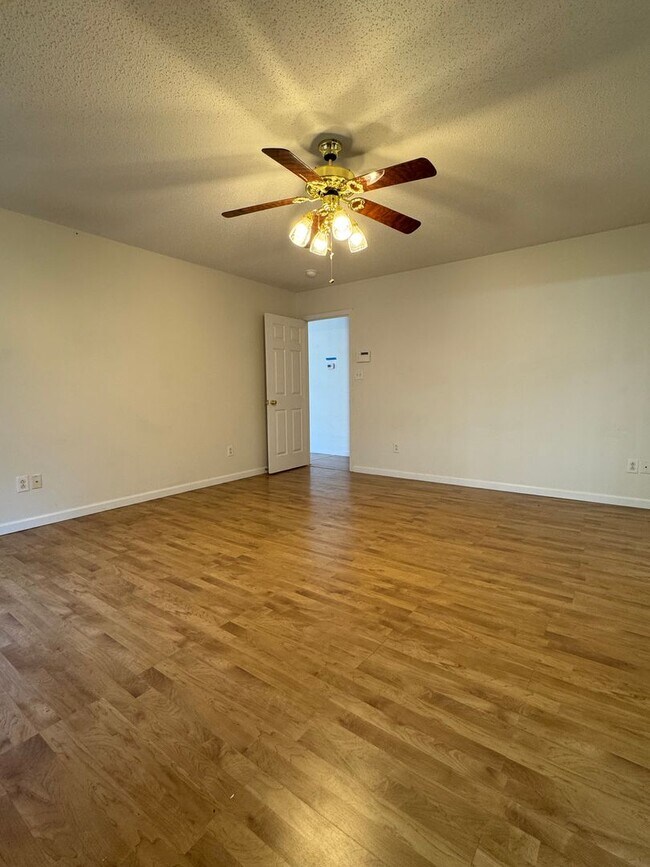 Building Photo - Not to be Missed on Heritage Square!