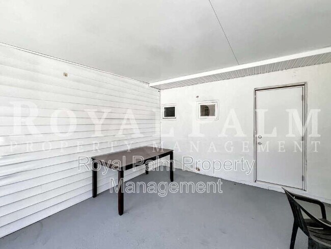 Building Photo - 15206 Stringfellow Rd