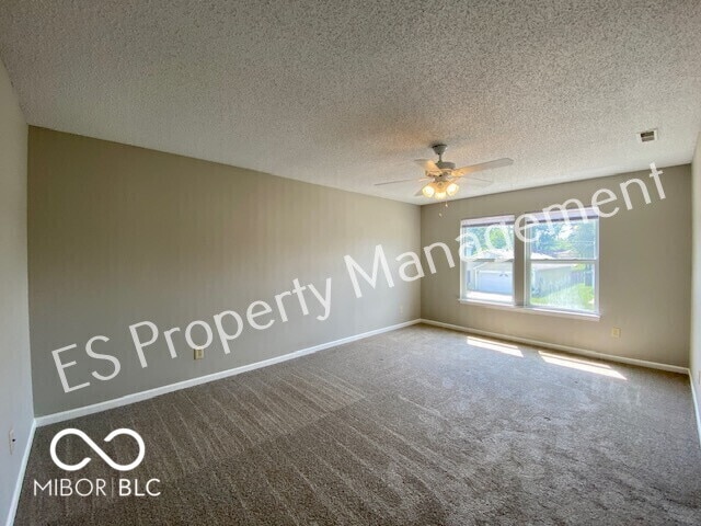 Building Photo - 10902 Glenayr Dr