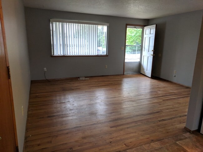 Building Photo - 3 bedroom Ranch style Home near Gresham
