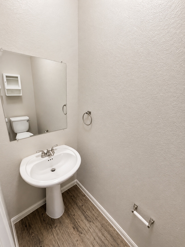 Building Photo - Wurzbach Meadows Town Home