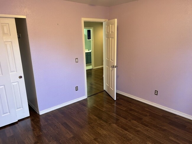 Building Photo - Beautiful East Petaluma 3 Bedroom, 2.5 Bath Home