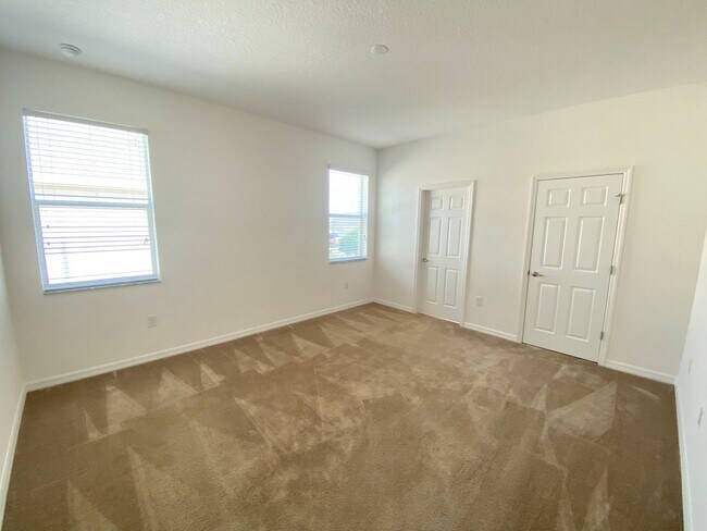 Building Photo - Carlisle Grand-520 Novara Way Davenport, F...