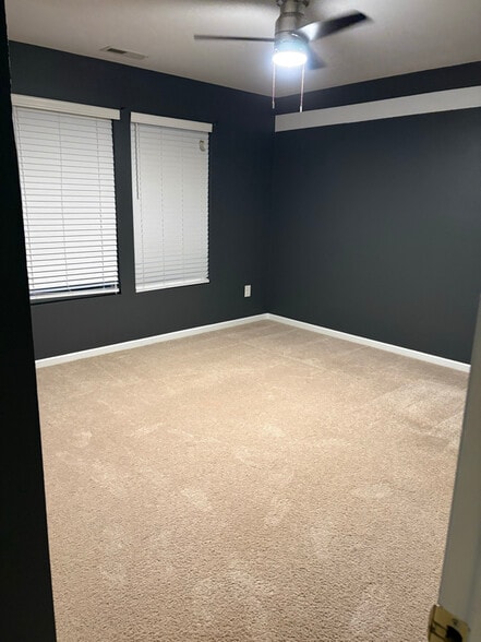 Building Photo - 722 Sinclair Dr