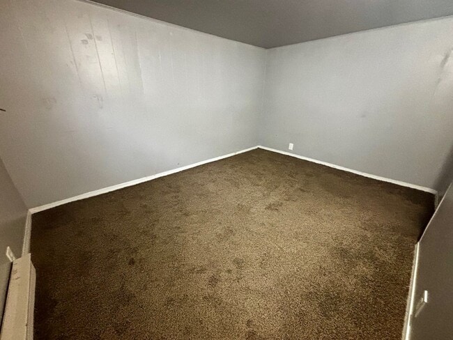 Building Photo - Italian Estates Property Management