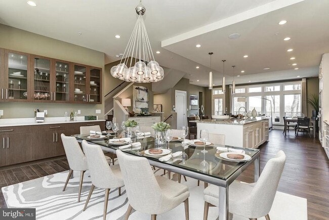 Building Photo - 5318 Merriam St