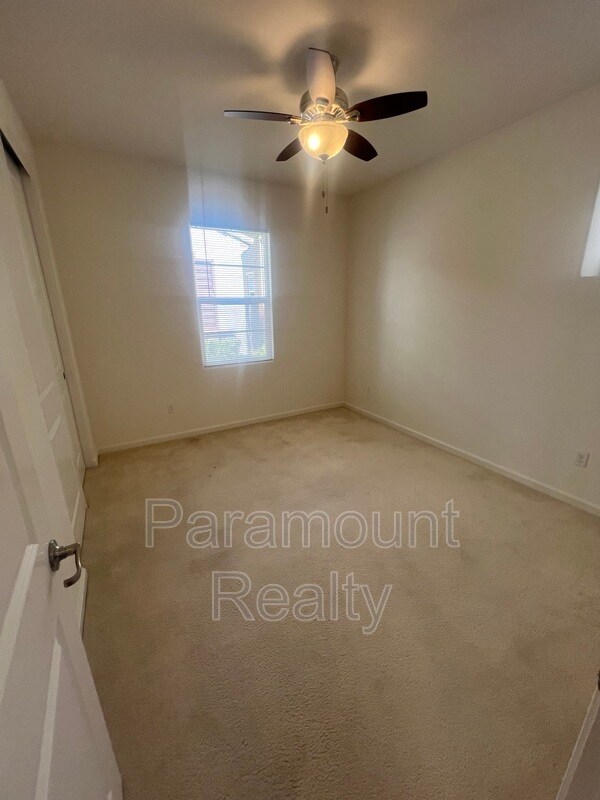 Building Photo - 2017 Tarragon Rose Ct