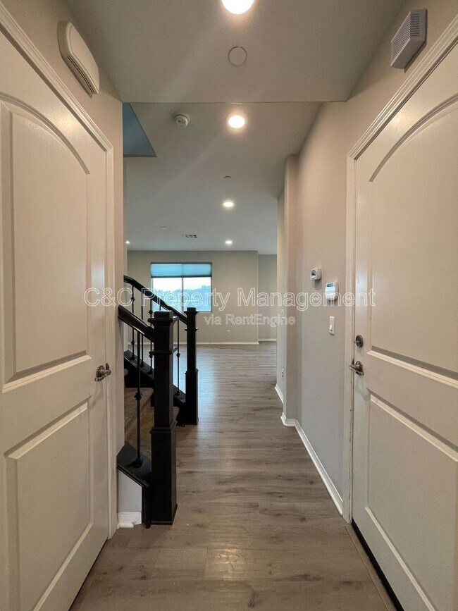 Building Photo - 4860 Ballast Ln