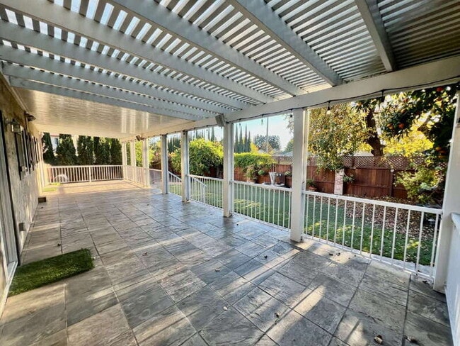 Building Photo - 1757 Burbank Ct