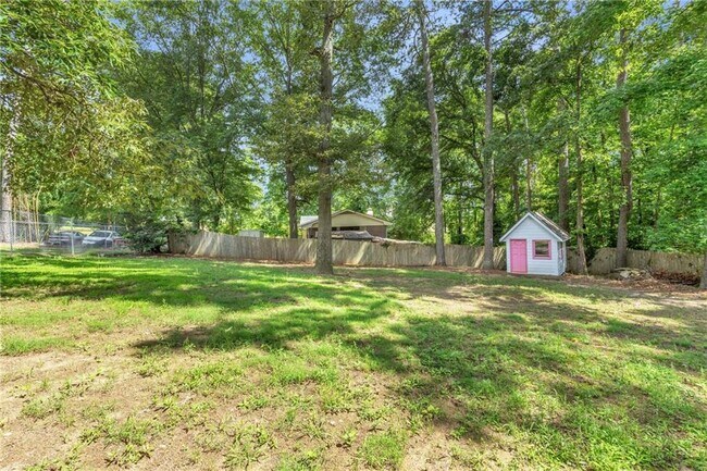 Building Photo - 141 Muddy River Rd
