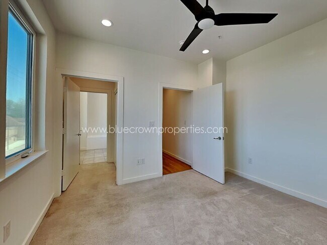 Building Photo - 1245 Gano St