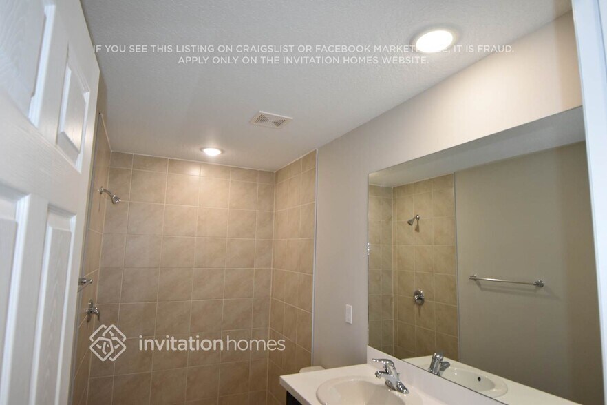 Building Photo - 1814 SE Genaro Terrace