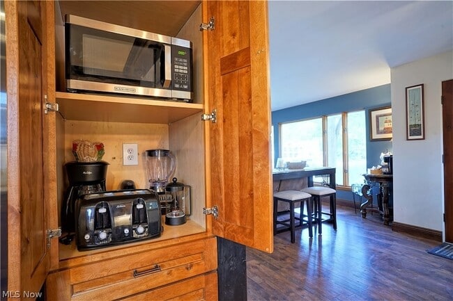 Building Photo - 4184 Hunsicker Dr