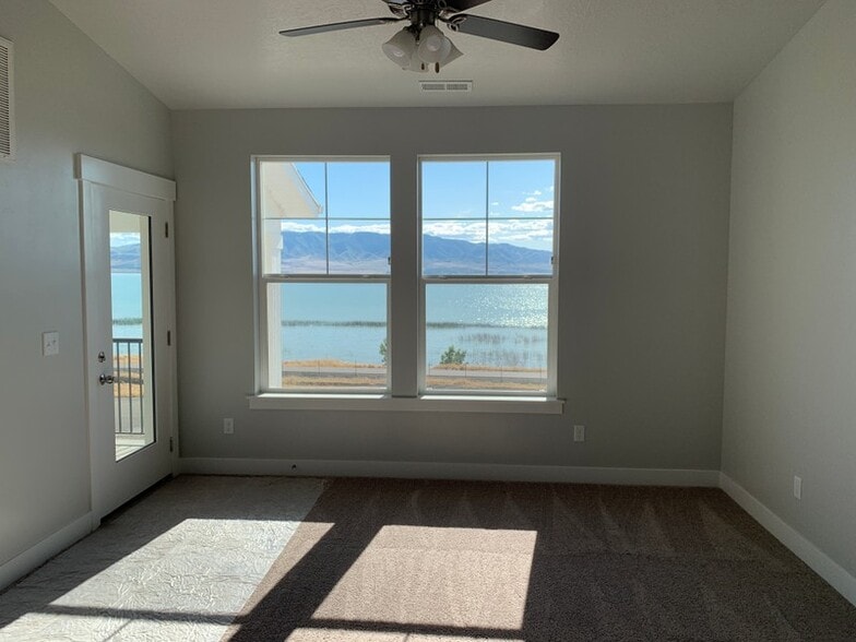 Building Photo - 589 N 360 W
