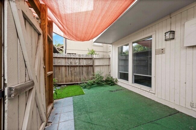 Building Photo - 7736 Challie Ln