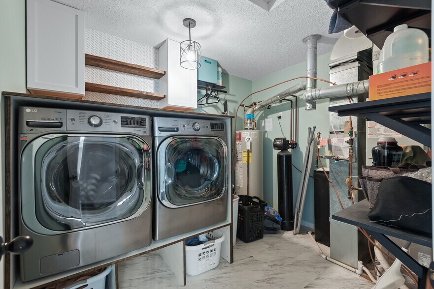 New Washer and Drier - 13055 Europa Trail Way N