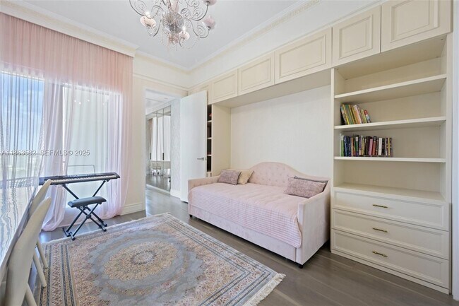 Building Photo - 17901 Collins Ave